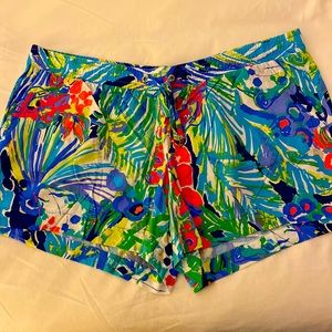 Lilly Pulitzer size XL printed shorts